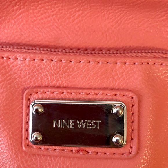 4-Pocket Nine West Purse - Picture 5 of 9
